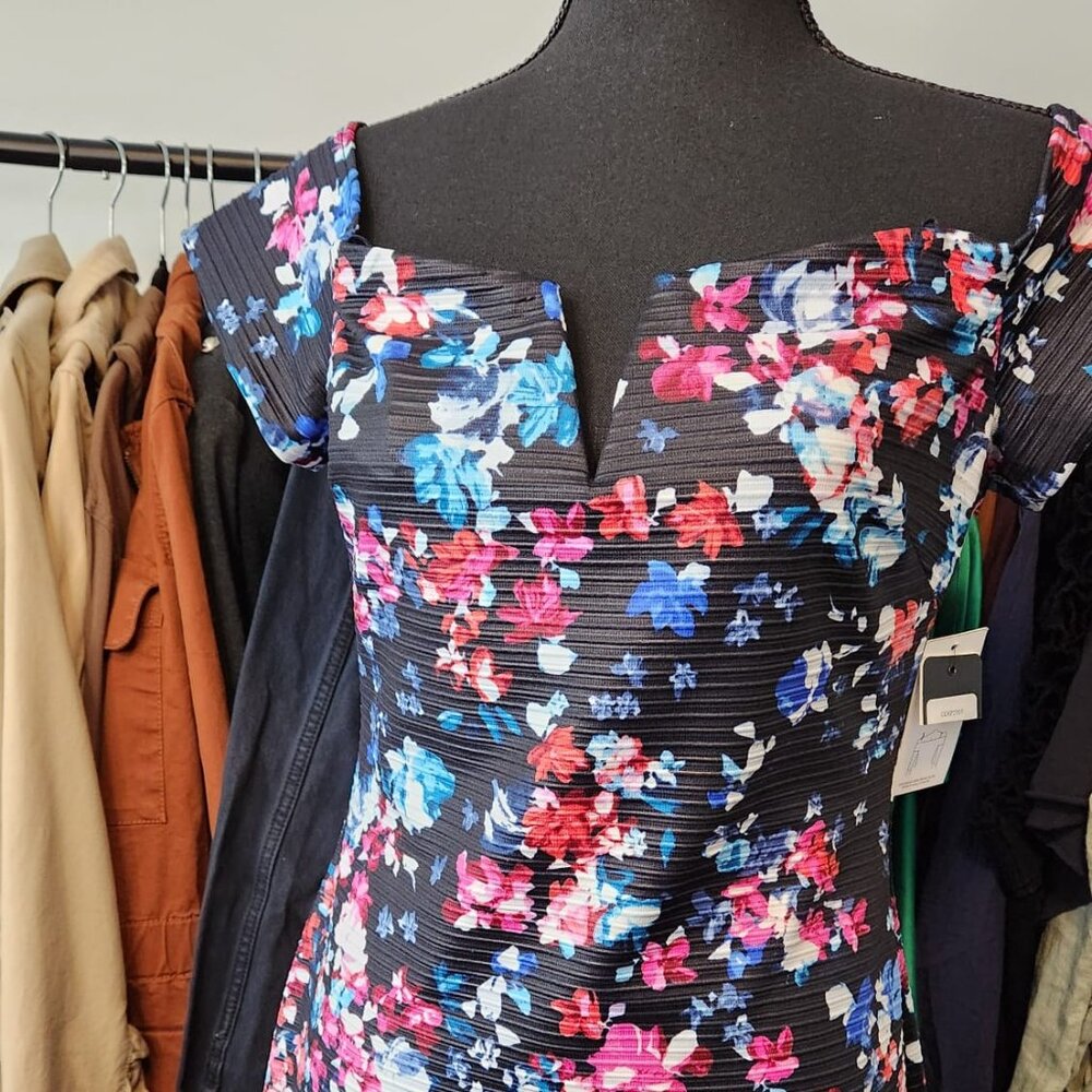 Guess Women's Floral Cocktail Dress - Size 6 - New with Tags